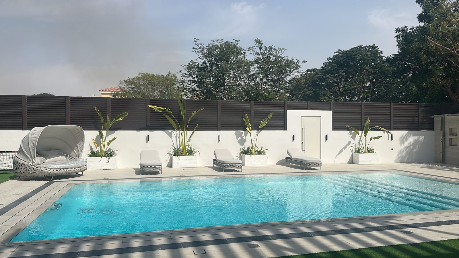 Garden & pool